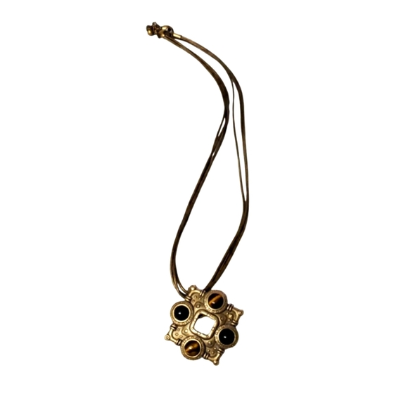 Premier Vintage Designs Beautiful Elegant Gold Tone and Brown Pendant Necklace. - Picture 8 of 11